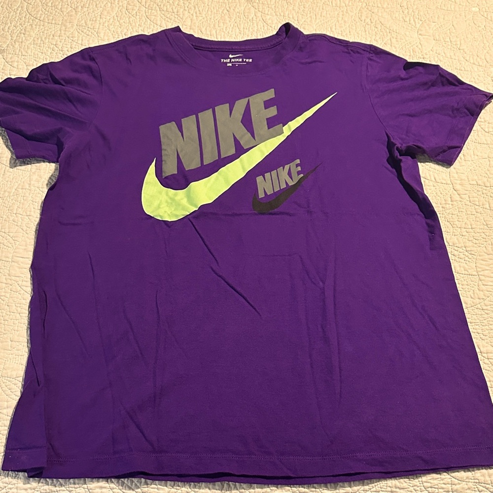 NWOT Nike T shirt